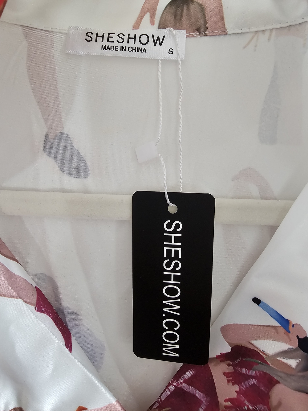 Taylor Swift Printed Satin Pajamas - Picture 4 of 11